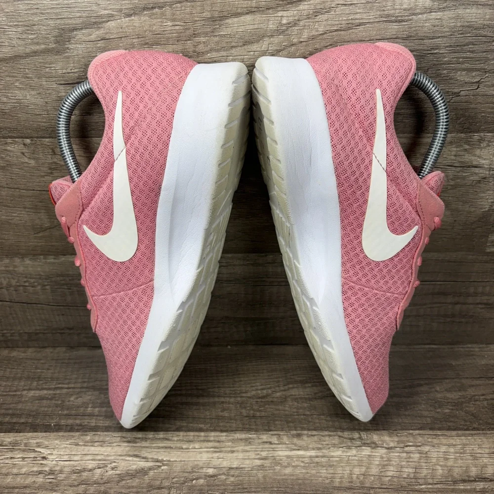 Nike Tanjun Pink Womens US Size 9 EUR 40.5 812655-600 Running Shoes